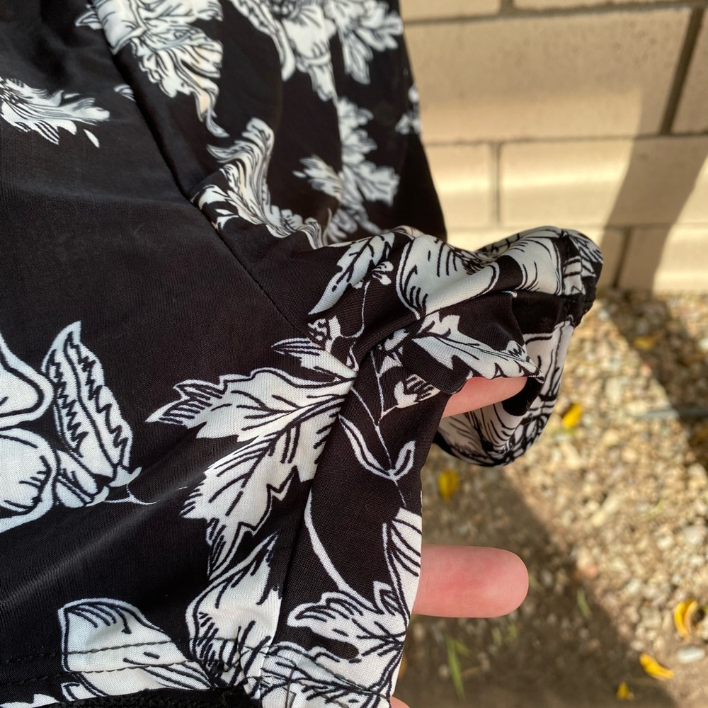 Floral Romper🌸 - Picture 6 of 7